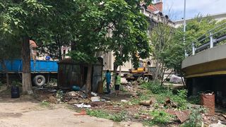 A inceput demolarea magaziilor si baracilor amplasate ilegal. Care au fost primele constructii demolate de pe spatiile publice