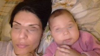 Micutul de trei ani ucis de mama lui a fost inmormantat! A fost tristete mare in localitatea din Dolj unde micutul a fost condus pe ultimul drum