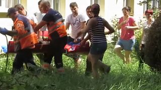 Video! O fetita de 12 ani din Gherla s-a aruncat de la etaj si le-a lasat parintilor un bilet de adio
