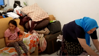 O tanara de 22 de ani a fost plimbata intre sase spitale din Romania. "Nu o primim aici ca e tiganca si miroase urat"! - Drama Narcisei este doar una din miile de cazuri de la noi din tara