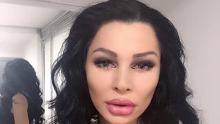 Casa de Vedetă! Brigitte Sfăt ne-a primit &icirc;n locuinţa sa! Iată cum şi-a decorat fosta soţie a lui Ilie Năstase sanctuarul