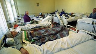 Calvarul pe care &icirc;l &icirc;ndură niște pacienți din Rom&acirc;nia! Sunt condamnați la moarte de un sistem bolnav!