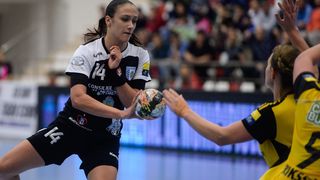 Cine este Bianca Bazaliu, jucătoarea care &icirc;i va lua locul Cristinei Neagu, după accidentarea la picior