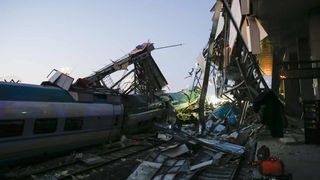 Nouă morți și 50 de răniți &icirc;ntr-un accident feroviar produs &icirc;n această dimineață! E tragedie uriașă &icirc;n țară