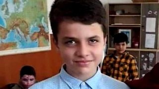 Elev de 12 ani din Petroșani, dispărut din fața școlii! Tatăl băiatului susține că a fost băgat &icirc;ntr-o mașină de doi indivizi