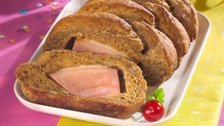 Asta e cea mai simplă și delicioasă rețetă pentru Sărbători! Cotlet de porc &icirc;n p&acirc;ine! Te vei linge pe degete de bună ce este