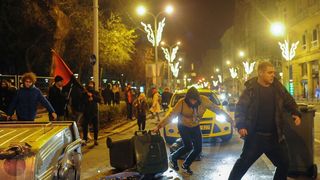 Ungurii au ieșit din nou &icirc;n stradă pentru a protesta &icirc;mpotriva guvernului! Care sunt motivele de nemulțumire?