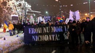 Suporterii timișoreni i-au comemorat aseară pe cei căzuți la Revoluția din decembrie 1989