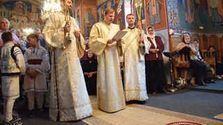 Gest halucinant făcut de un preot din Iași chiar în Postul Crăciunului! Când a aflat, preoteasa a chemat pompierii să sparga ușa bisericii