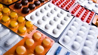 Pericolul uriaș pe care &icirc;l ascund calmantele! Medicii trag un puternic semnal de alarmă! Nu mai trebuie să faci ASTA niciodată!