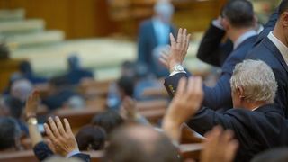 Noua lege a pensiilor a fost adoptată &icirc;n Parlament. CASS a fost eliminată pentru toţi pensionarii