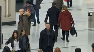 Circul cumpărăturilor de Crăciun a &icirc;nceput! Centrele comerciale s-au transformat &icirc;n adevărate furnicare