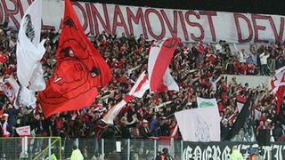 Scandal mare la Dinamo, după ce soția unui fotbalist a fost agresată &icirc;n tribune