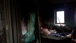 Incendiu violent &icirc;n Mureș! Trei copii, cu v&acirc;rste cuprinse &icirc;ntre 10 luni și 4 ani, &icirc;n stare de inconștiență. Au fost curprinși de flăcări