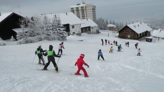 S-a dat startul petrecerilor pe p&acirc;rtii! Unde se schiază cel mai bine anul acesta