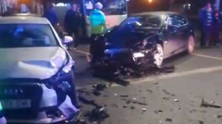 Două accidente grave în Capitală, noaptea trecută, la o distanță de câteva sute de metri unul de celălalt! Un copi se află printre victime 