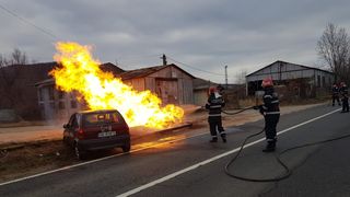 Accident teribil &icirc;n ziua de Crăciun, urmat de incendiu ! Sunt 4 victime 