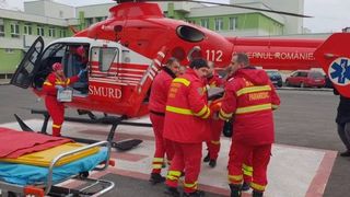 Copilul &icirc;necat la un ștrand din Deva, transferat la Timișoara cu un elicopter SMURD