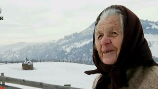 Singuri &icirc;n munți, departe de cei pe care &icirc;i iubesc! Situația disperată a unor oameni care au rămas uitați de vreme &icirc;n cătunele din Munții Apuseni 