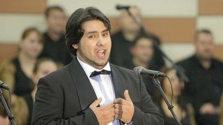 Costel Busuioc este de nerecunoscut. "Zidarul tenor" trăiește &icirc;n SUA 