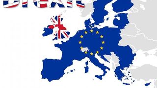 Veste bună pentru rom&acirc;nii din Marea Britanie. Mai mulţi parlamentari plănuiesc am&acirc;narea Brexitului