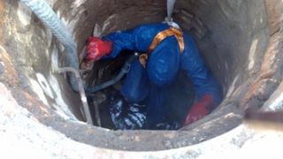 Cadavru decapitat, descoperit &icirc;ntr-o f&acirc;nt&acirc;nă din Neamț