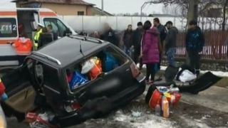 Accident groaznic &icirc;n Argeș! Se &icirc;ntorceau &icirc;n țară pentru a petrece Revelionul, dar nu au mai ajuns la destinație!