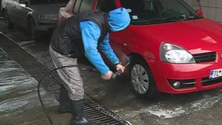 Ultima zi din 2018 a &icirc;nsemnat cozi la sp&atilde;l&atilde;torii auto și la saloanele de &icirc;nfrumusețare