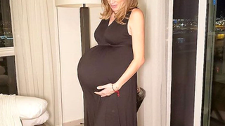 Și-a ținut sarcina ascunsă, iar acum le-a spus tuturor că a născut. Primele imagini cu bebeluțul unei super vedete