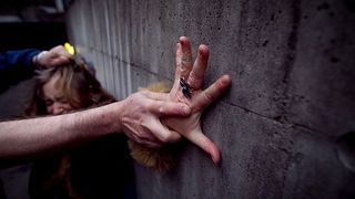 Fetiță agresată sexual chiar în noaptea de revelion, în timpul focurilor de artificii