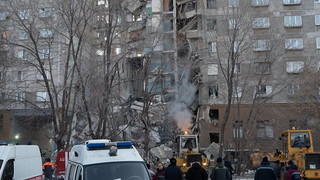 Bilanţul victimelor prăbuşirii blocului de locuinţe din Rusia ajunge la 18 victime