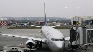 Alertă pe Otopeni. Un avion uriaș, aterizare forțată