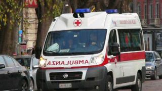 Un rom&acirc;n din Italia și-a dat foc după o ceartă cu iubita! T&acirc;nărul se zbate acum &icirc;ntre viață și moarte