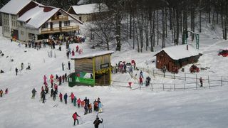 Suma colosala cheltuita de turisti in statiunile din Romania! Oamenii au aruncat cu bani in stanga si in dreapta!
