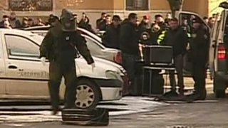 Alertă &icirc;n Pitești! O valiză suspectă a fost descoperită &icirc;ntre mașini. Zeci de oameni, evacuați