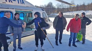 Gigi Becali s-a dus la slujba de Bobotează cu elicopterul şi &icirc;n adidaşi 