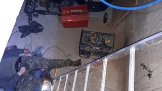 ÎNFIORĂTOR! Doi bărbați au fost găsiți fără suflare în subsolul unei case din Ovidiu! Nici Poliția nu înțelege ce s-a întâmplat acolo