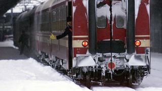 Declinul Căilor Ferate Române! Dacă în străinătate trenurile circulă și cu 250 km/h, la noi se circulă și de 10 ori mai încet