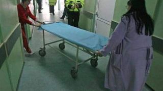 Scandal la un spital din Ploiești! Un pacient a murit la două săptămâni după ce a fost scăpat de pe targă