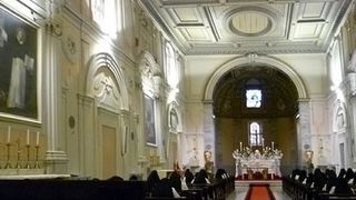 Un rom&acirc;n beat a băgat spaima &icirc;n italieni. A intrat &icirc;n biserică și a &icirc;nceput să strige "Allah Akbar". Ce a pățit 