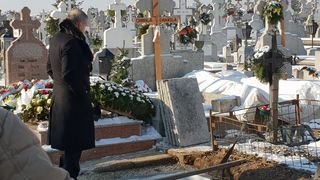 Gesturile pe care le-a făcut Gigi Becali la înmormântarea tatălui lui Mihai Stoica. Șeful de la FCSB a inspectat fiecare detaliu din cimitir ca slujba de înhumare să decurgă perfect!
