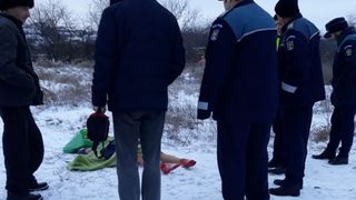 Moarte suspectă. Victima a fost găsită pe malul Canalului Dunăre Marea Neagră