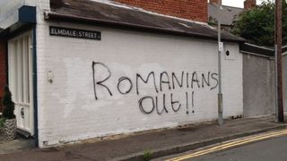 Au apărut noi imagini în cazul atacului rasist din Irlanda de Nord! Poliția încă îi caută pe atacatori