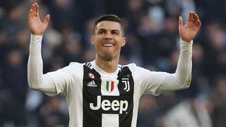 Cristiano Ronaldo și-a luat TANC de aproape jumătate de milion de euro! Cum arată bolidul de lux cu care a venit la primul antrenament al lui Juve