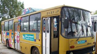 Ce s-a descoperit &icirc;n autobuzul din care o fată a căzut &icirc;n timpul mersului la Ploiești. &Icirc;n ce stare este adolescenta