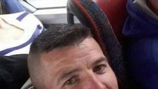 L-ați văzut pe acest bărbat? Dacă DA, sunați de URGENȚĂ la Poliție!