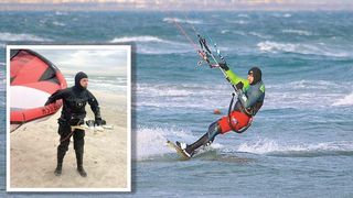 Imagini spectaculoase filmate pe litoral ! Surferii profesioniști s-au dat astăzi cu placă pe o mare &icirc;nfuriată!