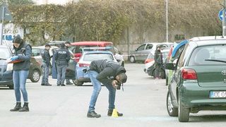 O rom&acirc;ncă a fost rănit &icirc;ntr-un atac mafiot &icirc;n Italia. Soțul ei a murit pe masa de operații