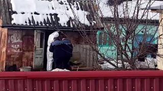 Frigul face victime în România! Doi frați din Galați au murit de frig în propria casă