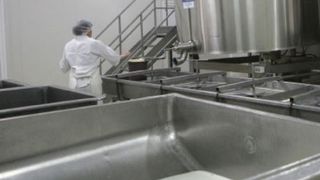 Povestea românilor care au muncit în Norvegia, dar investesc în România.  Fabrica de pe malul Dunării e mândria lor